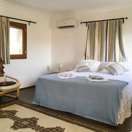Kinali Sleeps 6 Pool Air Con Wifi Vila Keciler