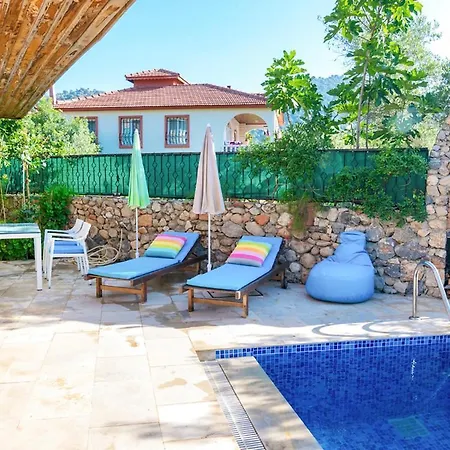 Kinali Sleeps 6 Pool Air Con Wifi *