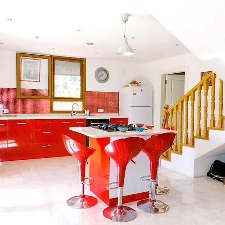Kinali Sleeps 6 Pool Air Con Wifi Villa Keciler